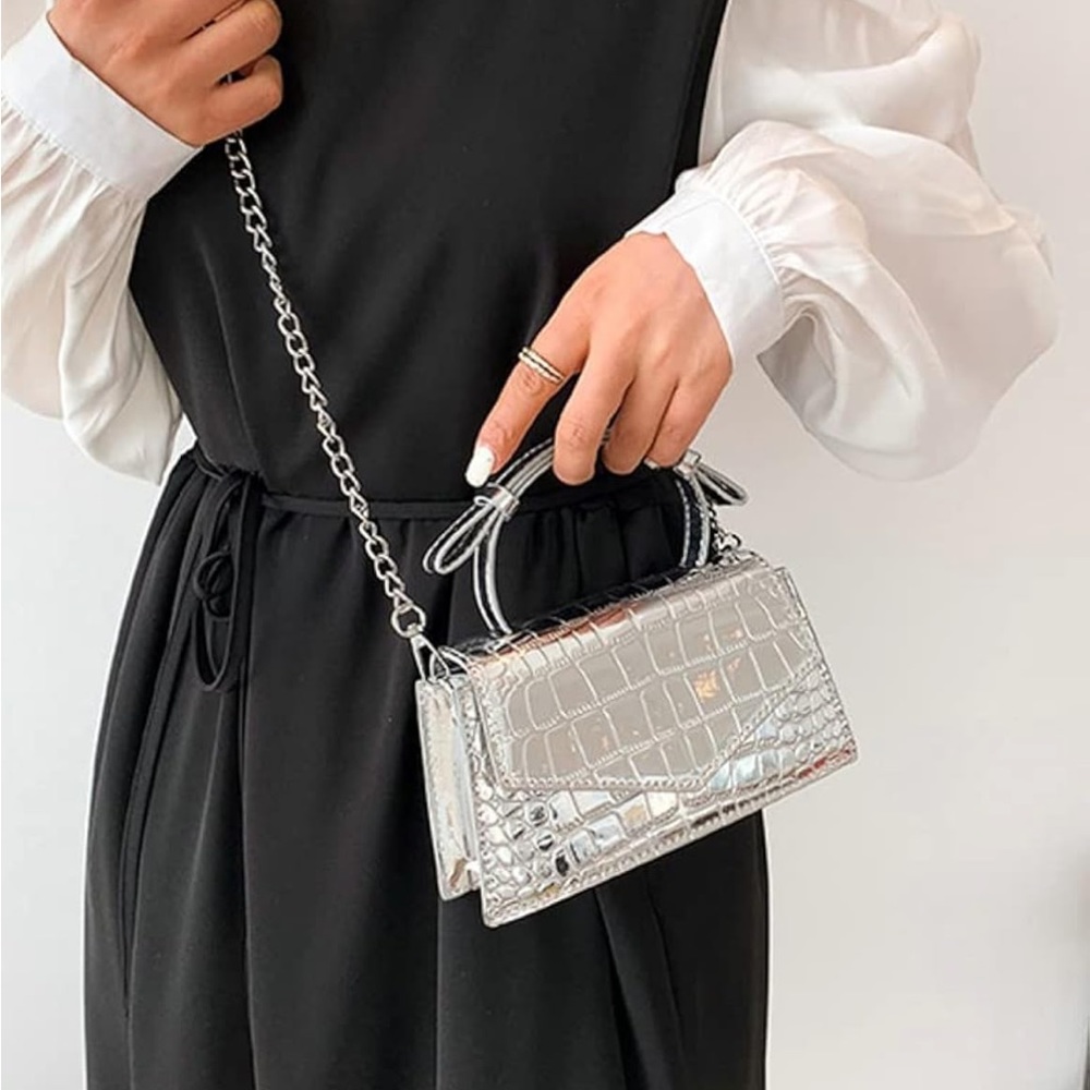 Crossbody silver purse - Picture 5 of 8